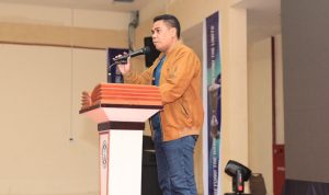 Staf Ahli Walikota Bidang Hukum, Politik dan Pemerintahan Asis Hadad saat mewakili Wali KOta Tidore memberikan sambutan Launching GOT Ke XXVIII