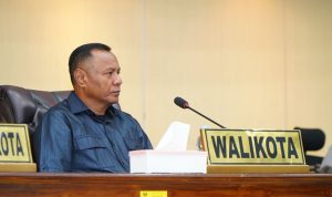 Wali Kota Tidore Kepulauan Muhammad Sinen, SE menghadiri Rapat Paripurna Pandangan Umum Fraksi-Fraksi terkait Ranperda Penyelenggaraan Inovasi Daerah di ruang Paripurna kantor DPRD Kota Tidore Kepulauan, Selasa (12/5/2026)