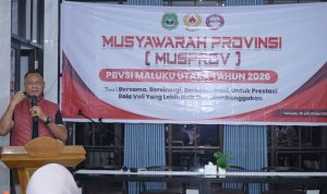 Wali Kota Tidore Kepulauan Muhammad Sinen, SE selaku Ketua terpilih PBVSI Provinsi Maluku Utara masa bakti 2026-2030 menyampaikan sambutan pada Musyawarah Provinsi (Musprov) PBVSI Maluku Utara