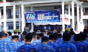 Wali Kota Tidore Kepulauan, yang diwakili Asisten Sekda Bidang Administrasi Umum, Dr. Syofyan Saraha, M.Si membacakan amanat Kemenkomdigi RI Meutya Hafid pada Upacara Peringatan Hari Kebangkitan Nasional ke-118 Tahun 2026.