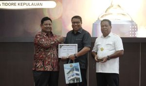 Pemkot Tidore menerima penghargaan di bidang tata kelola keuangan dari BPK Perwakilan Provinsi Maluku Utara, capaian persentase tindak lanjut rekomendasi hasil pemeriksaan tertinggi