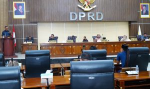 Wali Kota Tidore Kepulauan Muhammad Sinen, SE menyampaikan Pidato Jawaban Wali Kota terhadap Pandangan Umum Fraksi - Fraksi atas Rancangan Peraturan Daerah Tentang Laporan Pertangungjawaban APBD Tahun Anggaran.